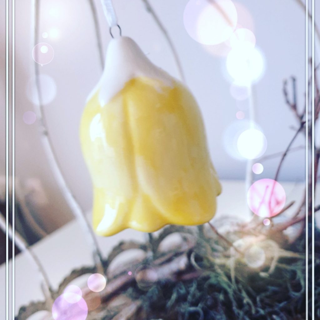 Geschenkidee: Deko Anhänger Blume mit Glöckchen