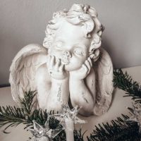 Weihnachsdekoration: Engel aus Polyresin